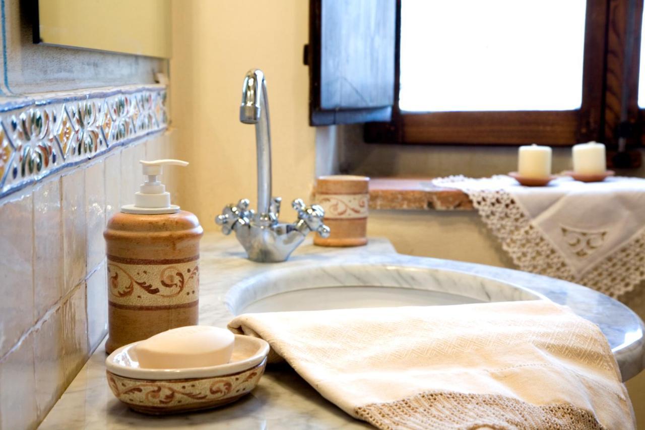פופי Villa Le Balze Tuscany, Private Pool, Property Fenced, Pet Allowed. מראה חיצוני תמונה